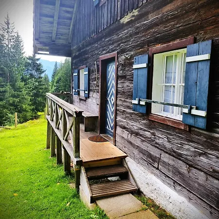 Huetten-idylle Im Naturparadies Holiday home