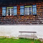 Huetten-idylle Im Naturparadies Holiday home
